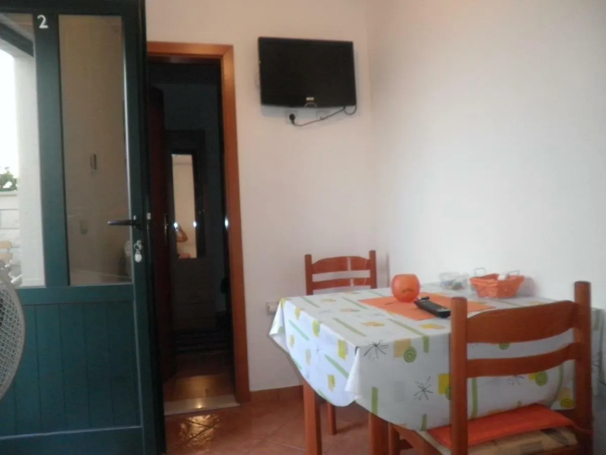 Apartment Apartmani Gale Donji Okrug  Croatia