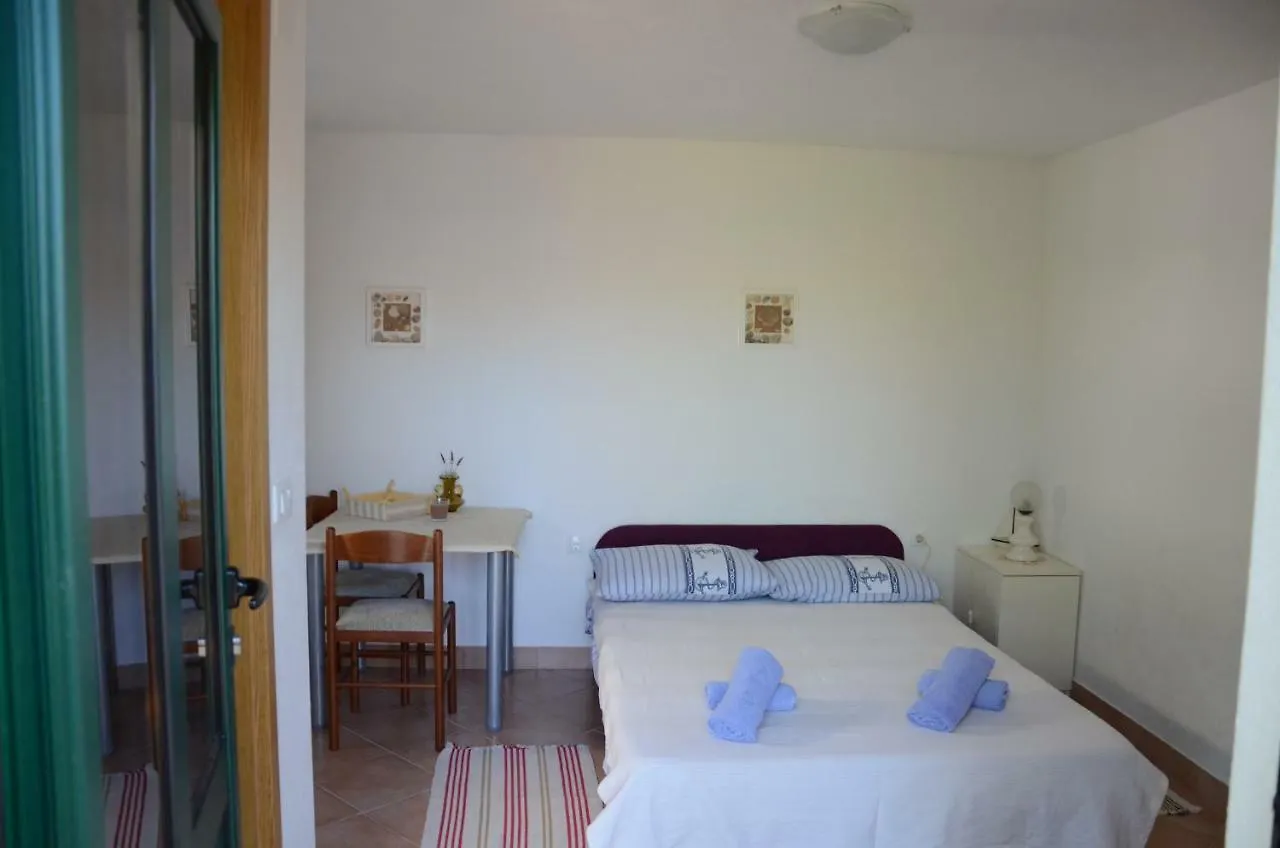 Apartmani Gale Donji Okrug  Croatia